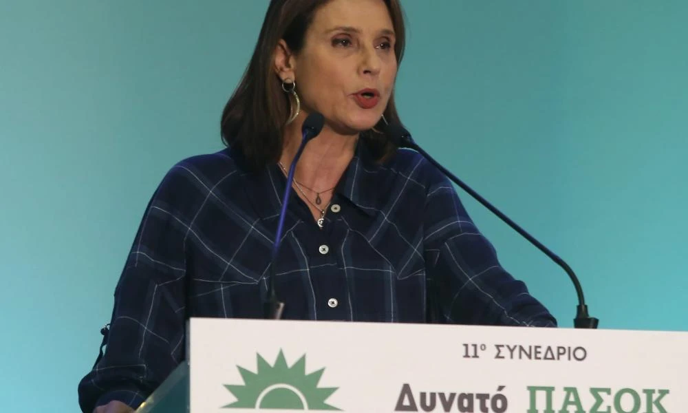 ΠΑΣΟΚ: Το παρασκήνιο που προκάλεσε τον νέο εμφύλιο με αφορμή την παραπομπή Μπατζελή